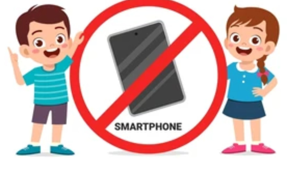 ‼"Дэлгэц бол хүүхдийн тоглоом биш!  📱 
👉Өнөөдөр хүүхэд багаасаа утас, зурагт, таблетын өмнө цаг их өнгөрөөх нь:
 ❗️Хараа муудах
 ❗️Анхаарал төвлөрөх чадвар сулрах
 ❗️Нойрны хэмнэл алдагдах
 ❗️Хэл яриа удаашрах
 Эцэг эх бидний гар дээр байгаа цаг бол хүүхдийн ирээдүйг хамгаалах цаг.
👍Өнөөдөр дэлгэцнээс холдуулж, хөдөлгөөн, тоглоом, номтой ойртуулъя!"